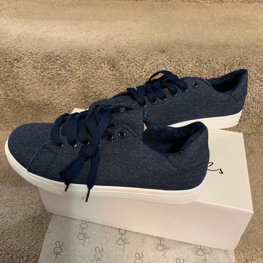 Sneakers - Picture 3 of 8